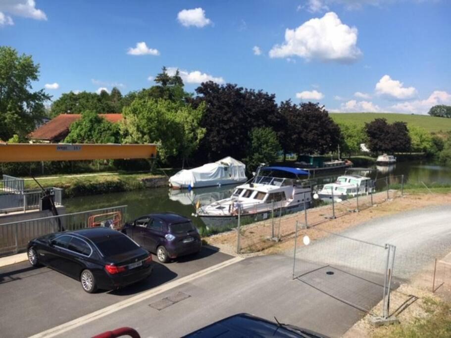 Le Depot Appartement Du Canal 80M2 A Champvert Exterior foto
